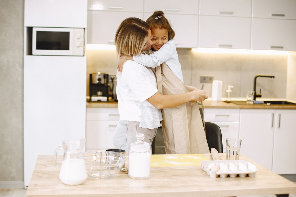 Tendencias 2026 en acabados y barnices para interiores y muebles de cocina
